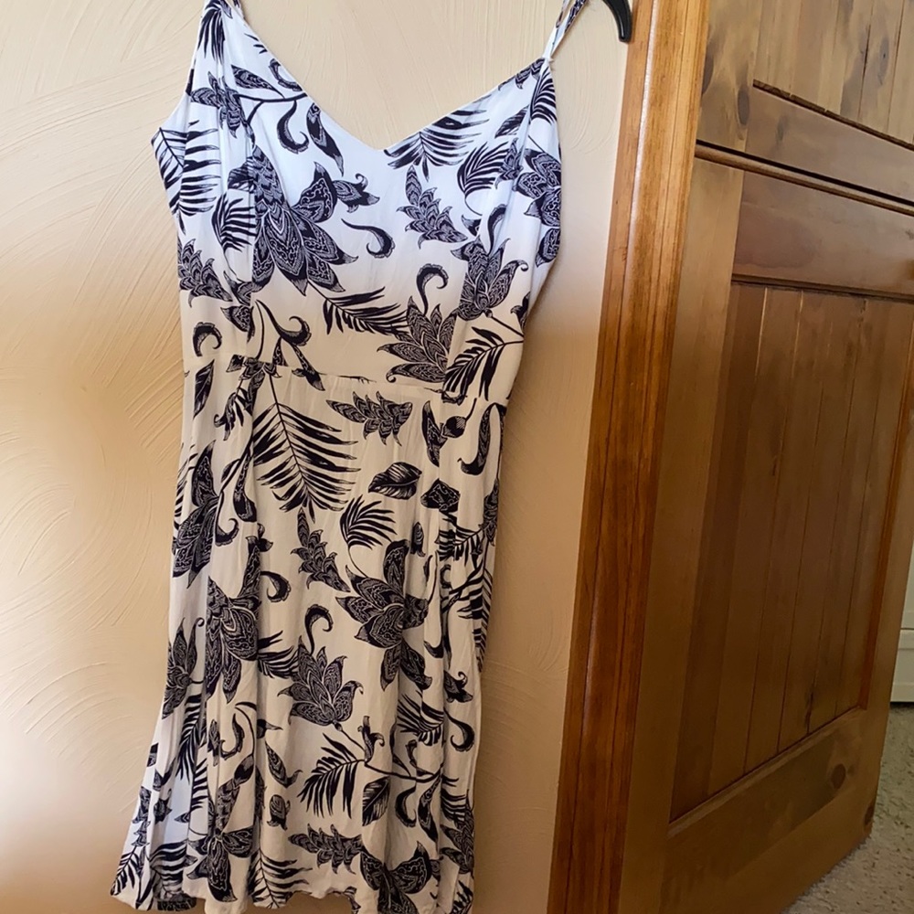Cute dress with tie up back